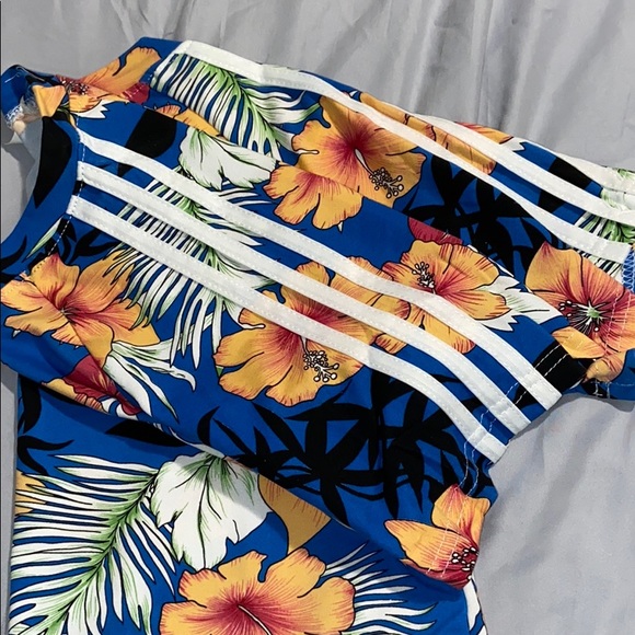 Two- Piece Short Set - Picture 8 of 9